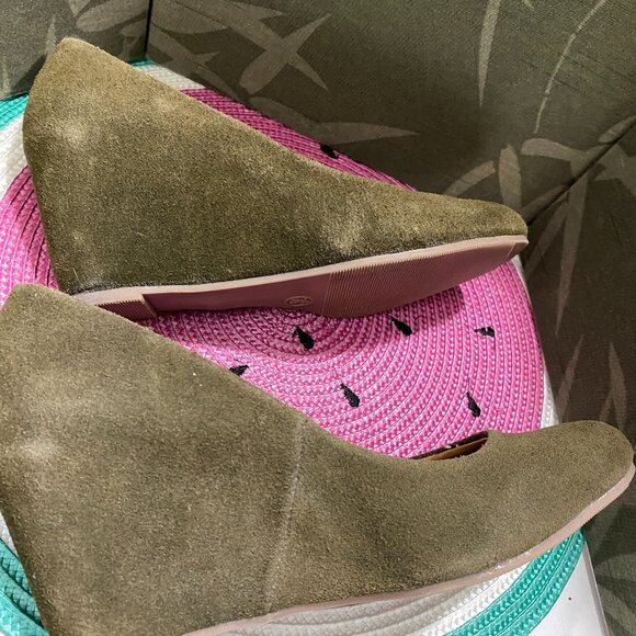 EUC Merona sz 7 1/2 Suede Wedges - Picture 11 of 14